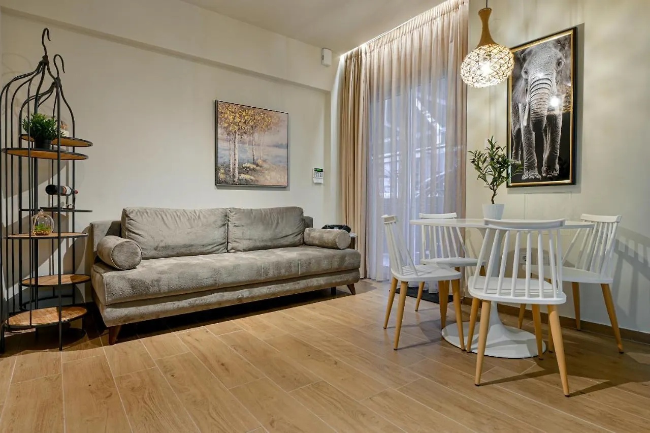 Blackhaus Apartments Saloniki