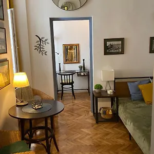 https://downtown-lair.inbudapesthotels.com